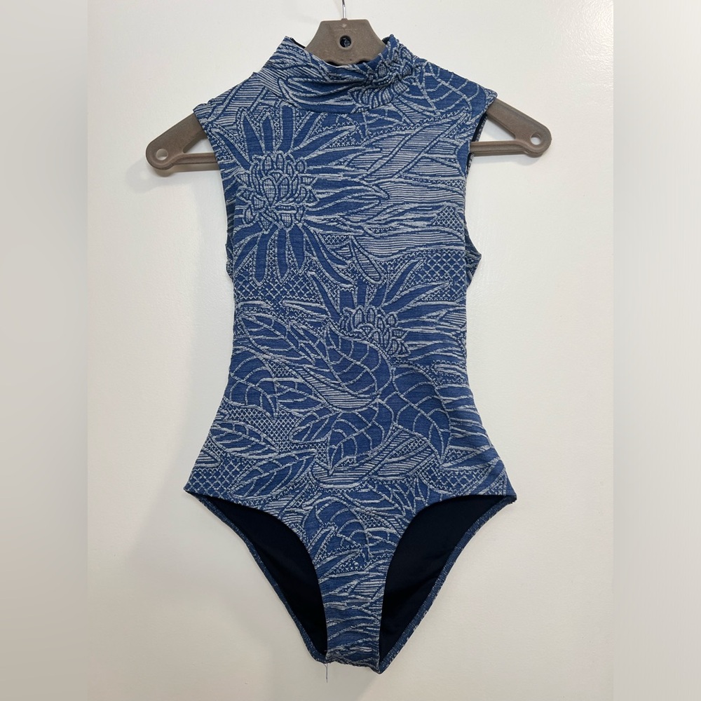 Seea Leana in Blue